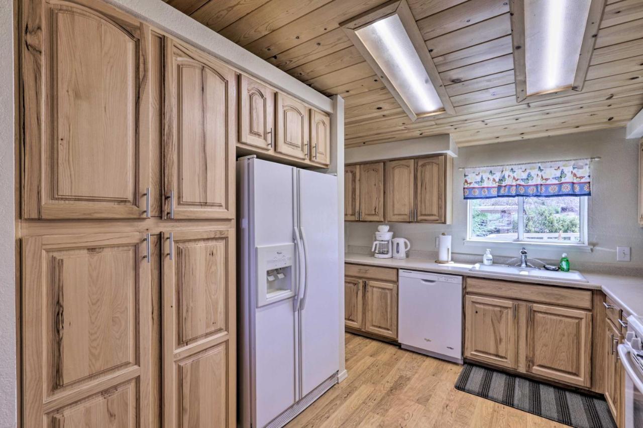 Rustic Bullhead City Retreat With Porch And Views Dış mekan fotoğraf